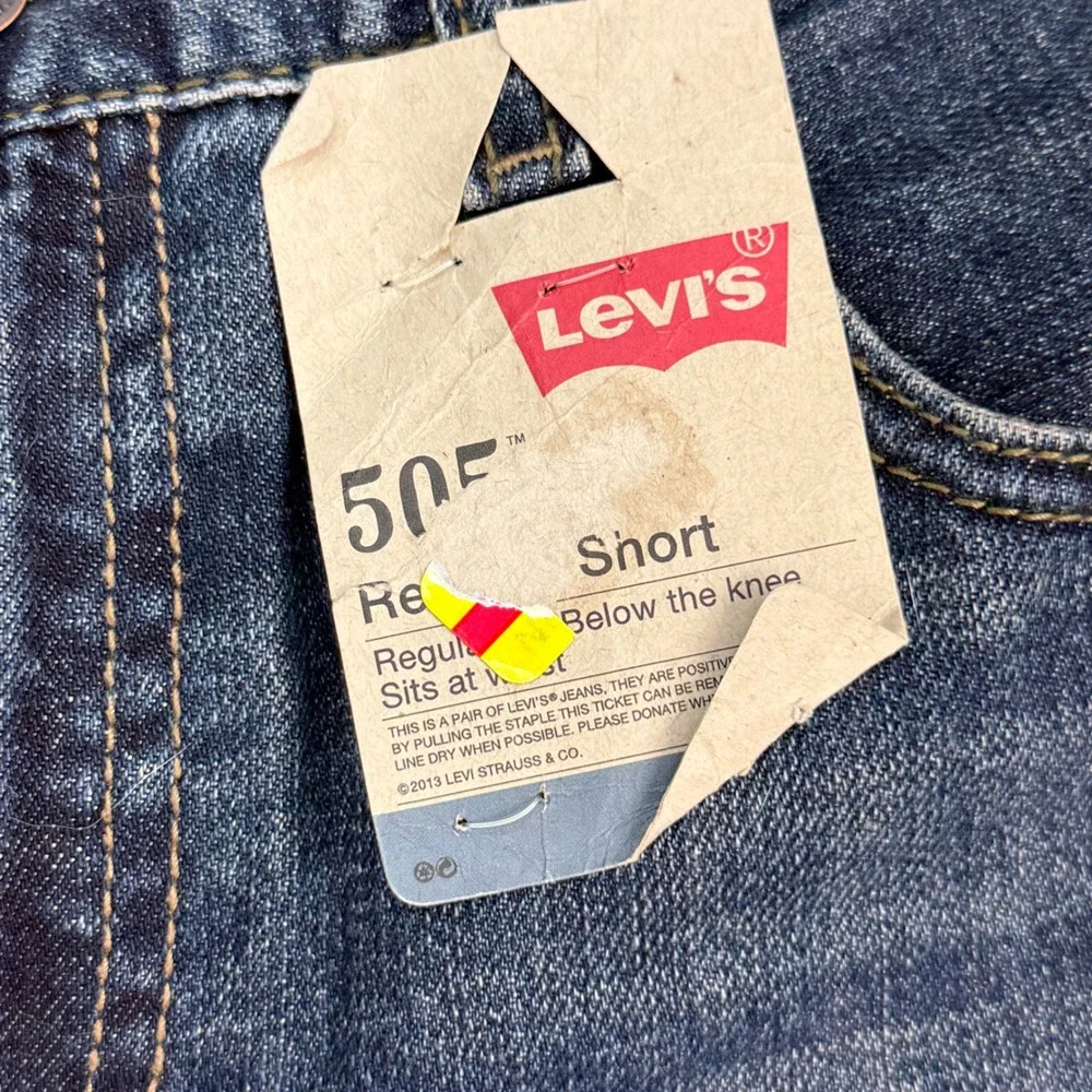 Levi's 505 Regular Short Women 16 Blue Denim‎ Below The Knee Jorts W28